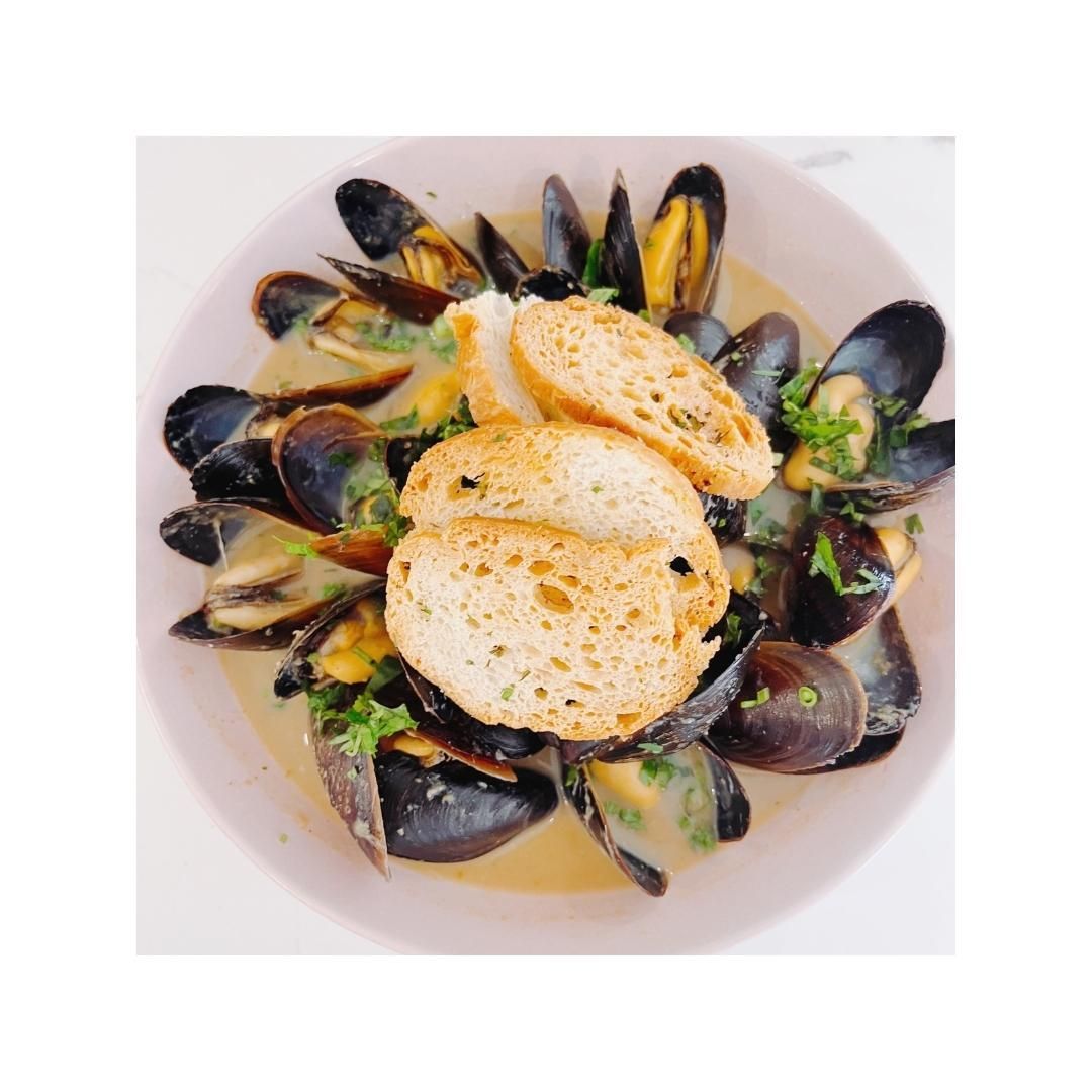 The Curry Mussels. PEI Mussels, Green Curry Sauce, Fresh Herbs, Crostini. This week only until they are gone!
.
.
.
.